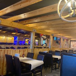 Mr Krabs Hut - Dining room