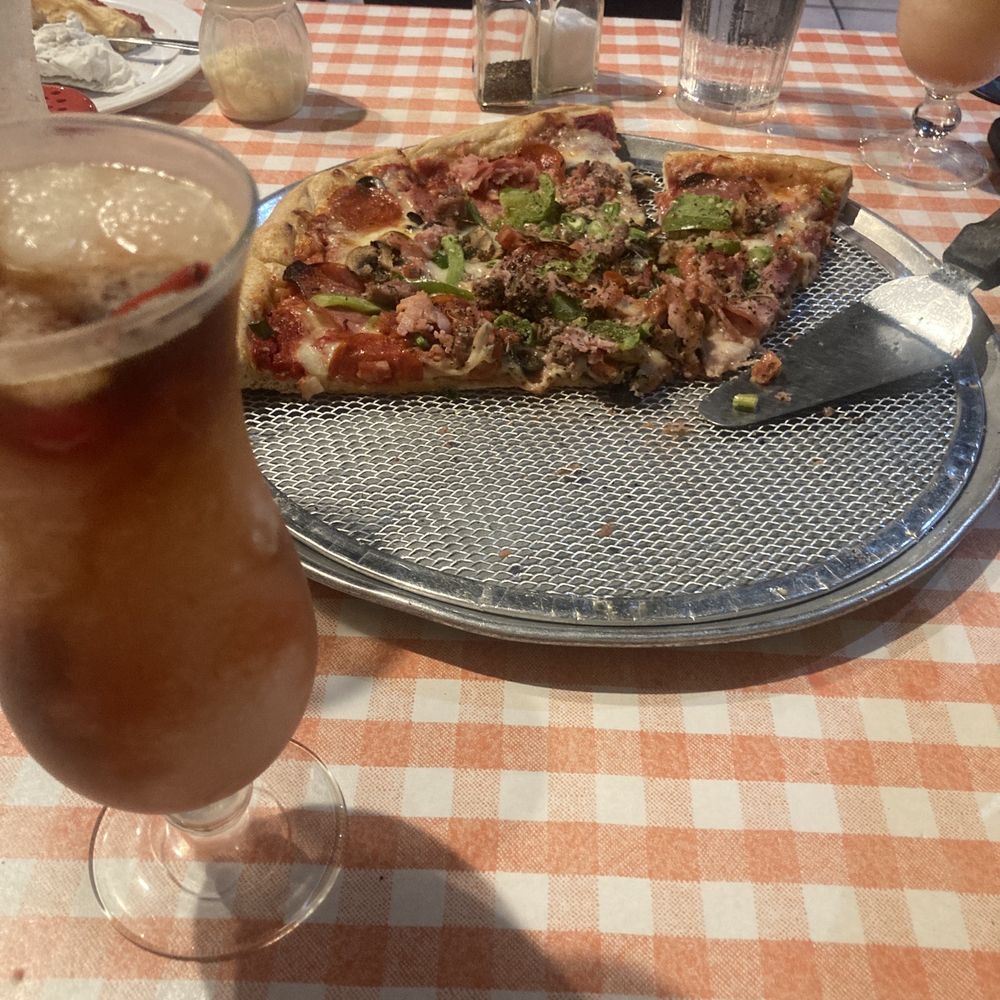 Brick Oven Pizza - Large Super Brick Oven Pizza - Pizza Near Me - Kalaheo, Hawaii Brick Oven Pizza - Large Super Brick Oven Pizza - Pizza Near Me - Kalaheo, Hawaii