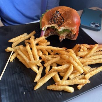 Bleus Burger - Burger - Burgers Near Me - Gulf Shores, Alabama