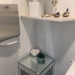 Love Yoga - A clean bathroom says a lot about a place! Plus they have hair ties and tampons! Yay!