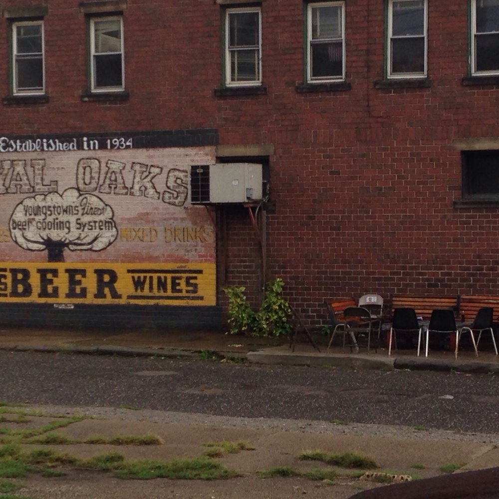Royal Oaks Bar & Grill - Bars Near Me - Youngstown, Ohio Royal Oaks Bar & Grill - Bars Near Me - Youngstown, Ohio