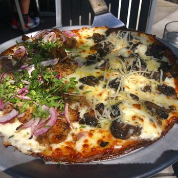 Blue Line Pizza - Half Tipsy pig - 10/10 and half truffle pizza (everyone's favorite at the table) - 10/10! Gluten free cauliflower crust is so crunchy - Pizza Near Me - Danville, California Blue Line Pizza - Half Tipsy pig - 10/10 and half truffle pizza (everyone's favorite at the table) - 10/10! Gluten free cauliflower crust is so crunchy - Pizza Near Me - Danville, California