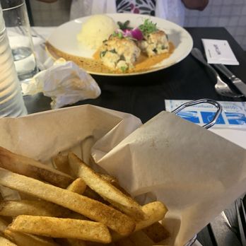 Olde Silver Tavern - Cocktail Bars Near Me - Englishtown, New Jersey