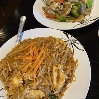 Fa-Sai Thai - pad thai and pad see ew - Desserts Near Me - Garden Grove, California Fa-Sai Thai - pad thai and pad see ew - Desserts Near Me - Garden Grove, California