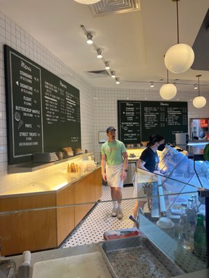 Jeni's Splendid Ice Creams by null