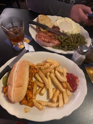 Pearl Street Pub by null