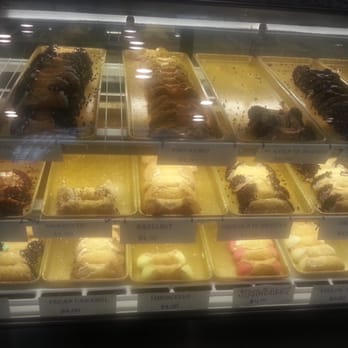 Mike's Pastry - Bakeries Near Me - Cambridge, Massachusetts