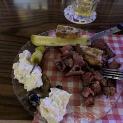 Lancer's Bar & Grill - Yummy goodness