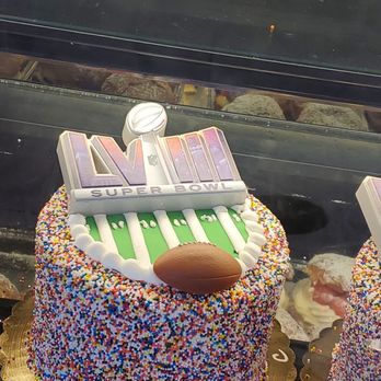 Sweet T's Bakery & Cake Studio - Superbowl Cake - Desserts Near Me - Arlington Heights, Illinois