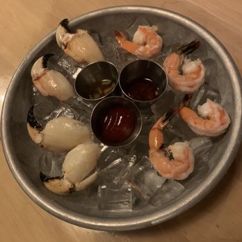 North Beacon Oyster - shrimp, scallops, and scallops on ice - Seafood Near Me - Rockland, Maine