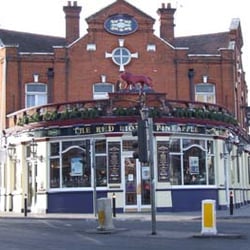 The Red Lion & Pineapple