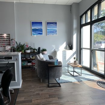 LUSH Spa + Nail Salon - Entrance waiting area - Nail Salons Near Me - Savannah, Georgia