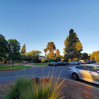 Niles Community Park - Parking lot & playground - Parks Near Me - Fremont, California