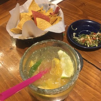 Avocado's Mexican Restaurant - Margarita, chips and pico de gallo - Mexican Near Me - Everett, Washington