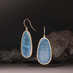 Baxter Moerman Fine Jewelry - Aquamarine slices framed in matte finished 18k yellow gold.