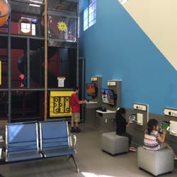 Sunny Smiles - Fun waiting room