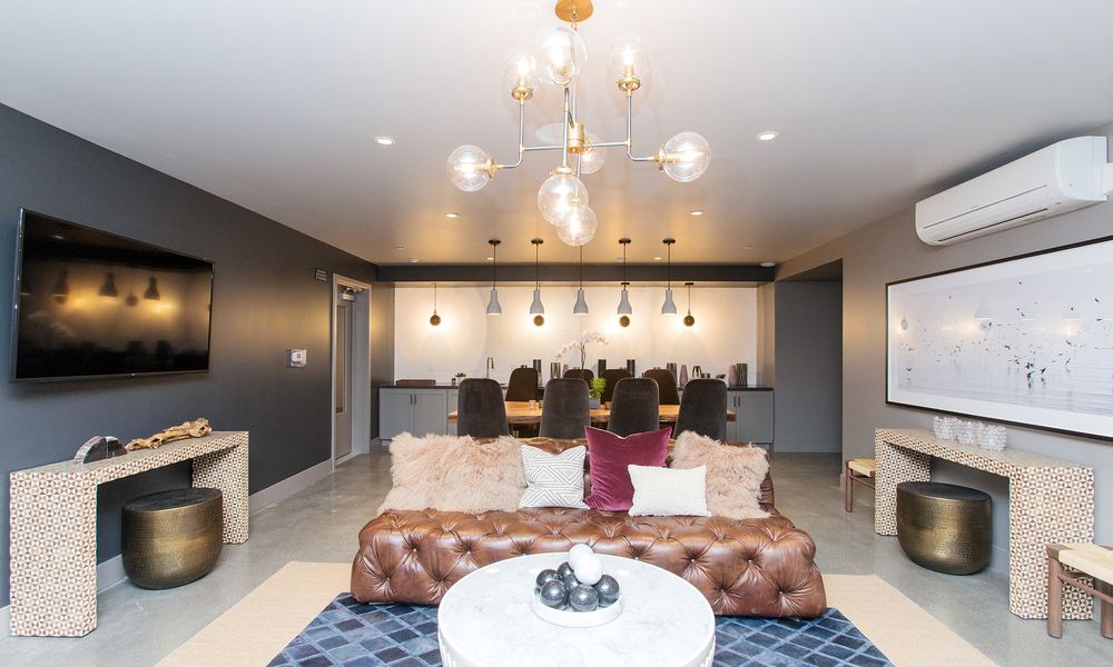 THE MORAN Updated May 2024 570 21st st, oakland, California