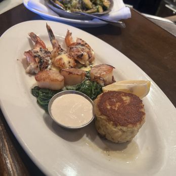 Shaw's Crab House - Seafood Near Me - Schaumburg, Illinois Shaw's Crab House - Seafood Near Me - Schaumburg, Illinois