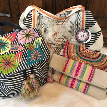 Always In Style - Women's Clothing Near Me - Geneva, Illinois Always In Style - Women's Clothing Near Me - Geneva, Illinois