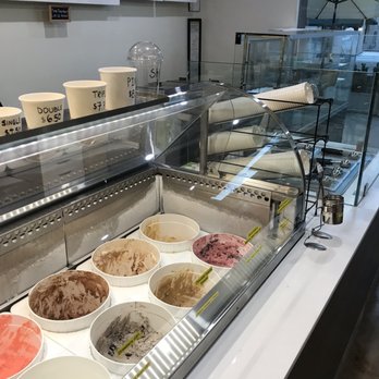 Bloomfield Creamery - Just a few choices. - Ice Cream & Frozen Yogurt Near Me - Pasadena, California