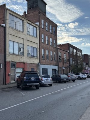 Lulu's On Main by null