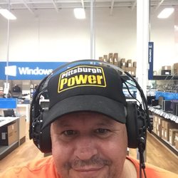 Best Buy Cranberry - I look good in the new head phones