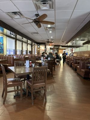 Cindi's NY Deli & Restaurant by null