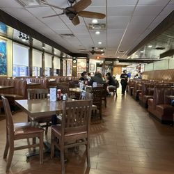 Cindi's NY Deli & Restaurant - Not busy for dinner
