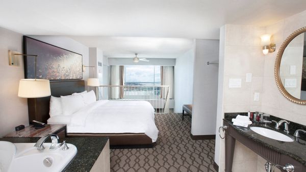 Niagara Falls Marriott Fallsview Hotel & Spa by null