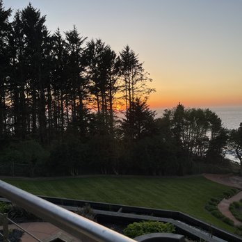 Restaurant Beck - Sunset over Whale Cove - New American Near Me - Depoe Bay, Oregon Restaurant Beck - Sunset over Whale Cove - New American Near Me - Depoe Bay, Oregon