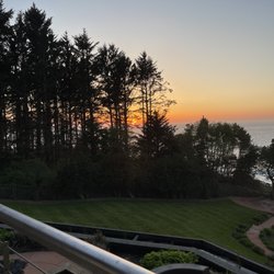 Restaurant Beck - Sunset over Whale Cove