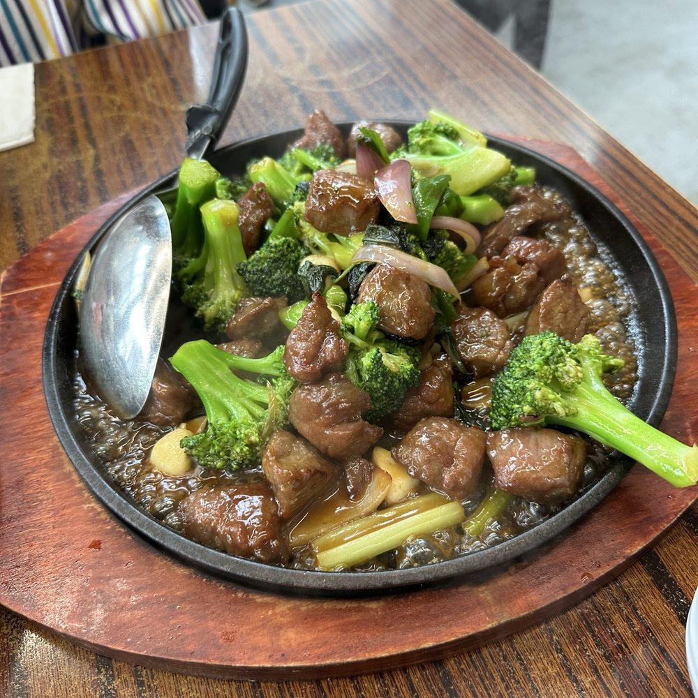 Son's Dai Pai Dong - Beef and broccoli - Seafood Near Me - Scarborough, Ontario