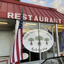 Three Oaks Cafe And Catering - Outside of restaurant - Three Oaks Cafe and Catering