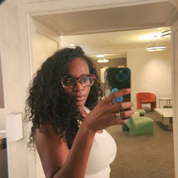 L7 Chicago by Lotte - Random selfie in one of their many mirrors - Hotels Near Me - Chicago, Illinois L7 Chicago by Lotte - Random selfie in one of their many mirrors - Hotels Near Me - Chicago, Illinois