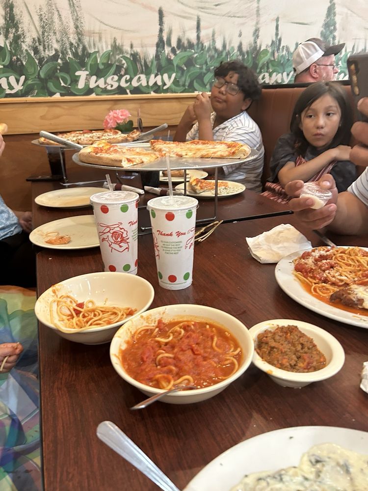 Tuscanys Italian Restaurant Logo