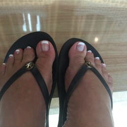 They do beautiful nails and give great pedicures