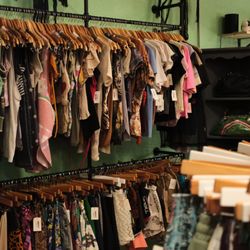 Maui Mood Swing Vintage - Crop tops/ Tanks, Vintage Vests, Sweaters, Pants, Denim Shorts, Plus Size, Lingerie, Sports Wear and Swimwear/ swim suits.