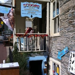 Scoops Ice Cream - Entrance