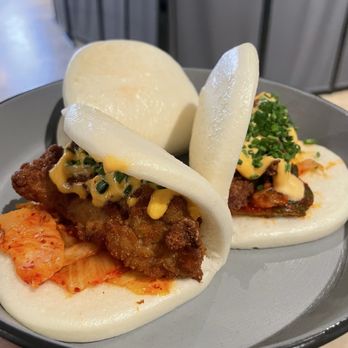Julia & Henry's - Spicy chicken buns - Food Court Near Me - Miami, Florida