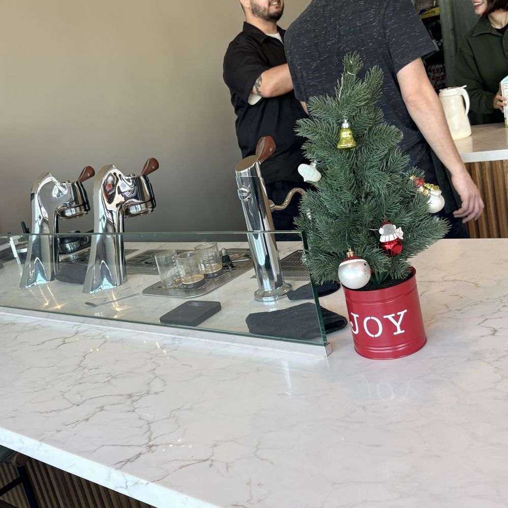 Lynx Coffee - Inside - barista area - Coffee & Tea Near Me - Sherman Oaks, California Lynx Coffee - Inside - barista area - Coffee & Tea Near Me - Sherman Oaks, California