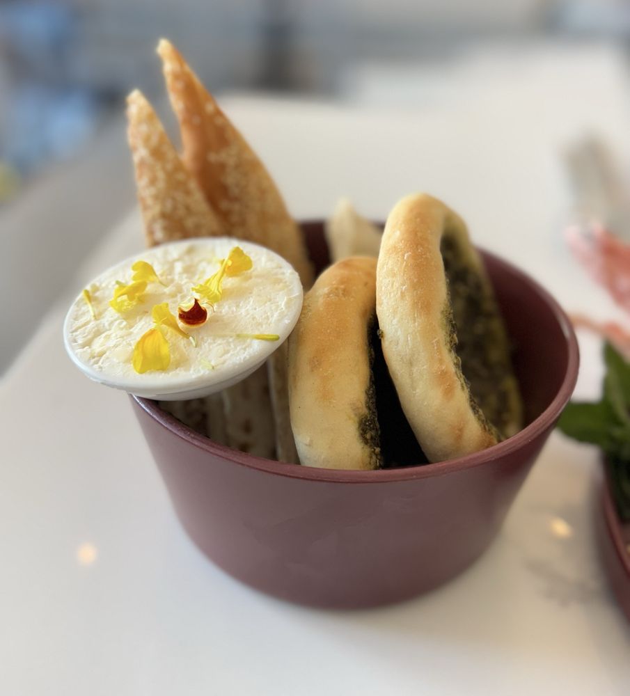 Lulu, Albany | Roadtrippers