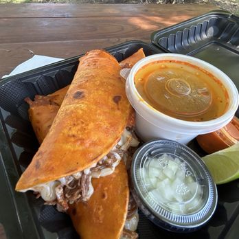 El Taco Taco - Food Trucks Near Me - Eugene, Oregon