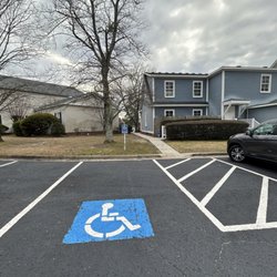Forrester Prosthodontics - Handicap parking is available in the rear of the building.