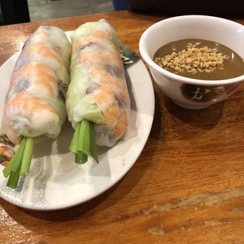 Pho Hoang - Spring rolls with peanut sauce - Vietnamese Near Me - Flushing, New York Pho Hoang - Spring rolls with peanut sauce - Vietnamese Near Me - Flushing, New York