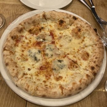 Ôven - Four cheese pizza - Italian Near Me - Madrid, M