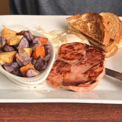 Eggs, ham, white toast and potato medley