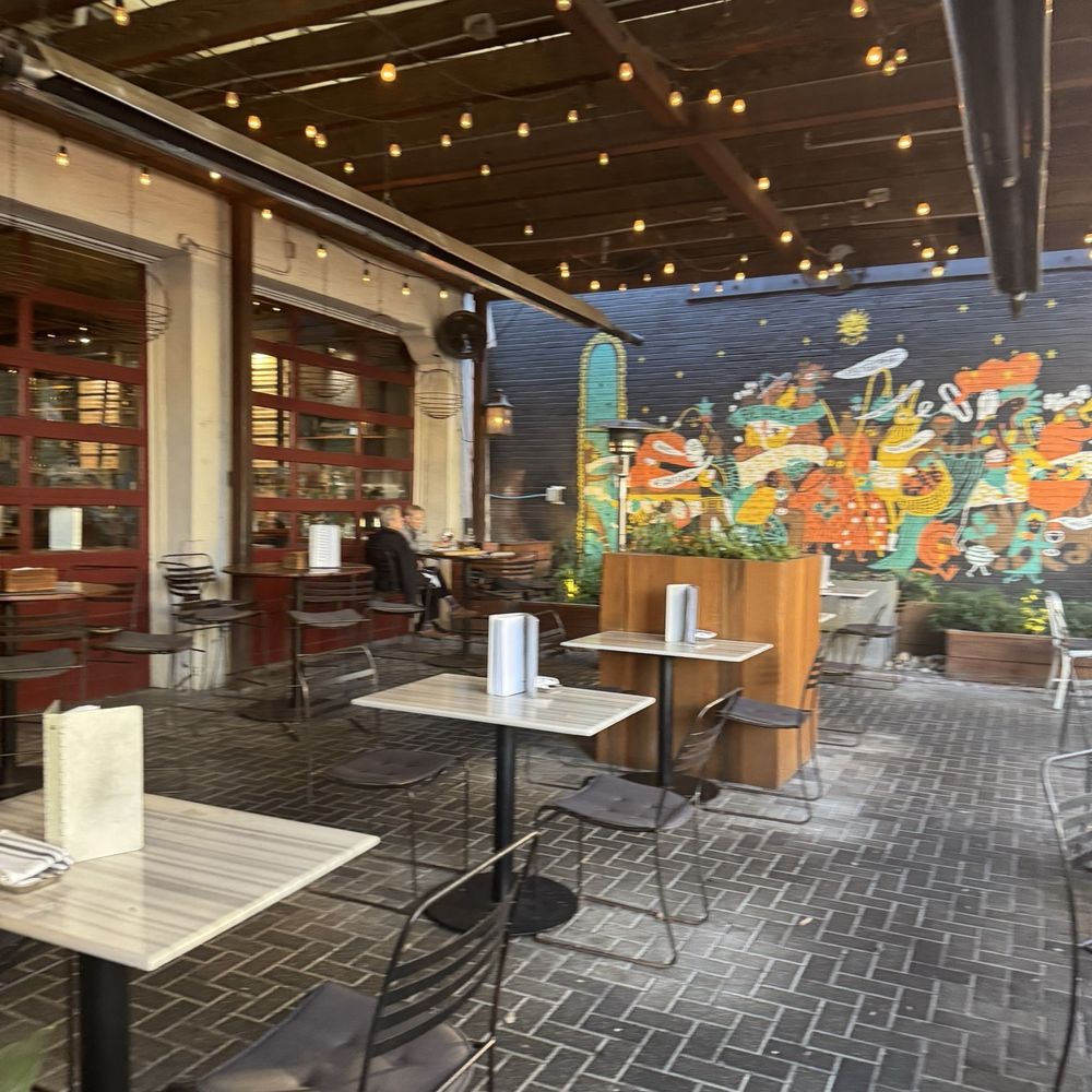 Leon's Full Service - Front patio - Gastropubs Near Me - Decatur, Georgia