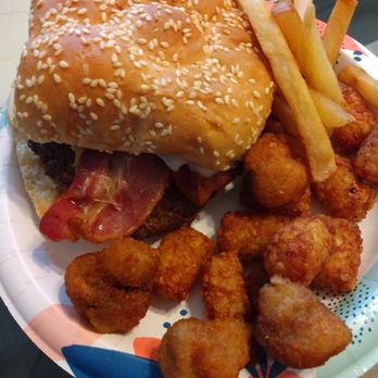 HUMDINGER DRIVE IN - Updated February 2026 - 34 Photos & 32 Reviews ...