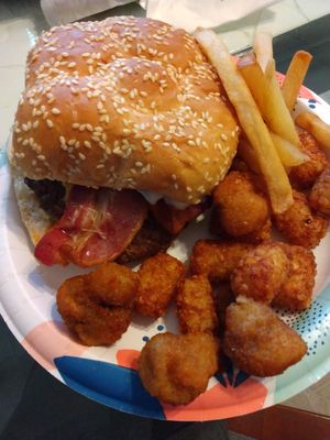 Humdinger Drive-In and Food Truck by null