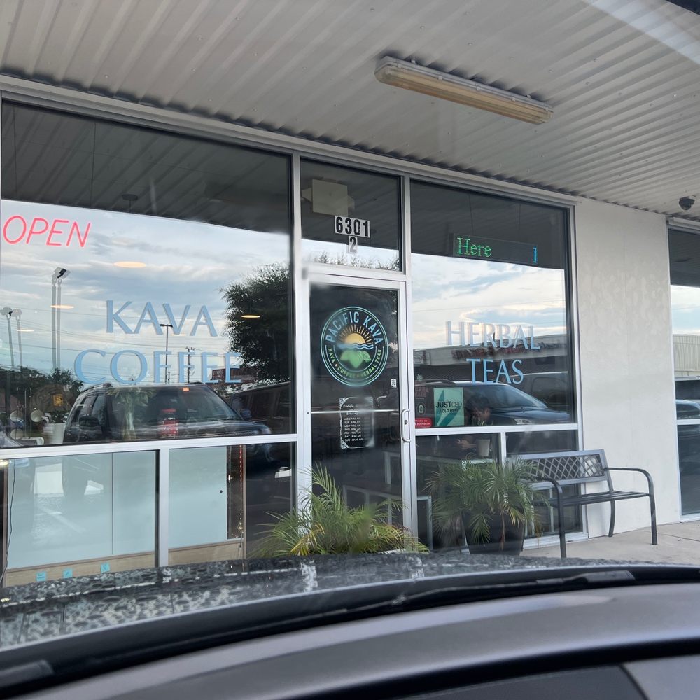 Front of the cafe. Front of the cafe.